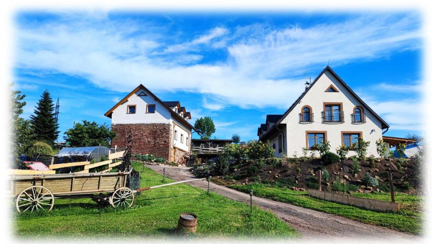 Apartman Na Statku Červený Kostelec Екстериор снимка