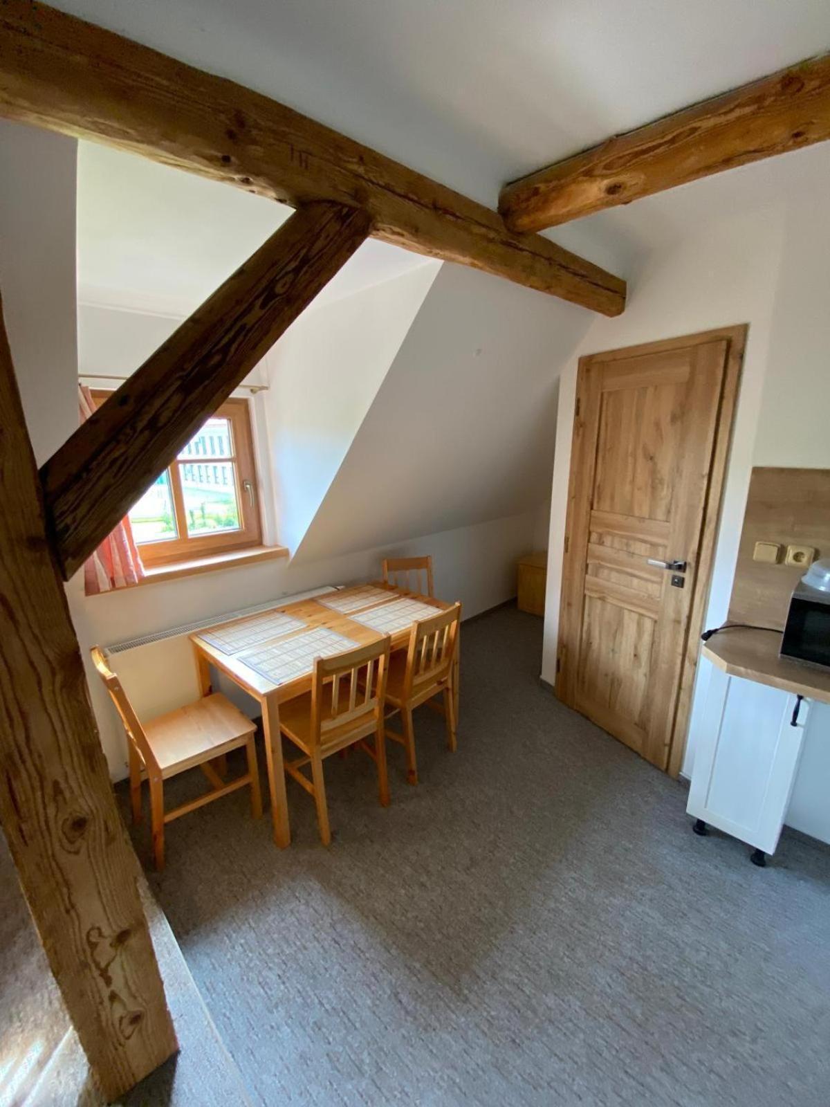 Apartman Na Statku Červený Kostelec Екстериор снимка